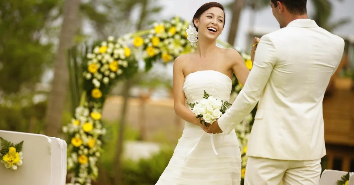 Tổ chức đám cưới giả